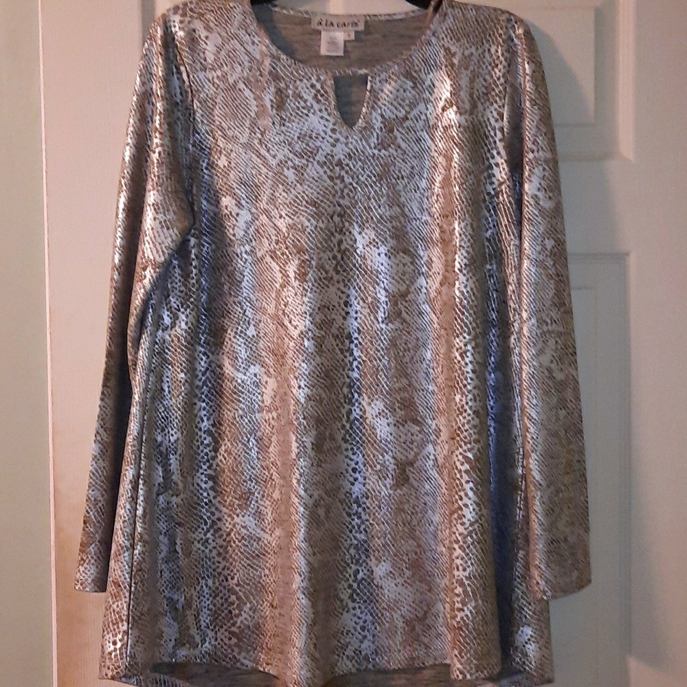 Alacarte tunic top